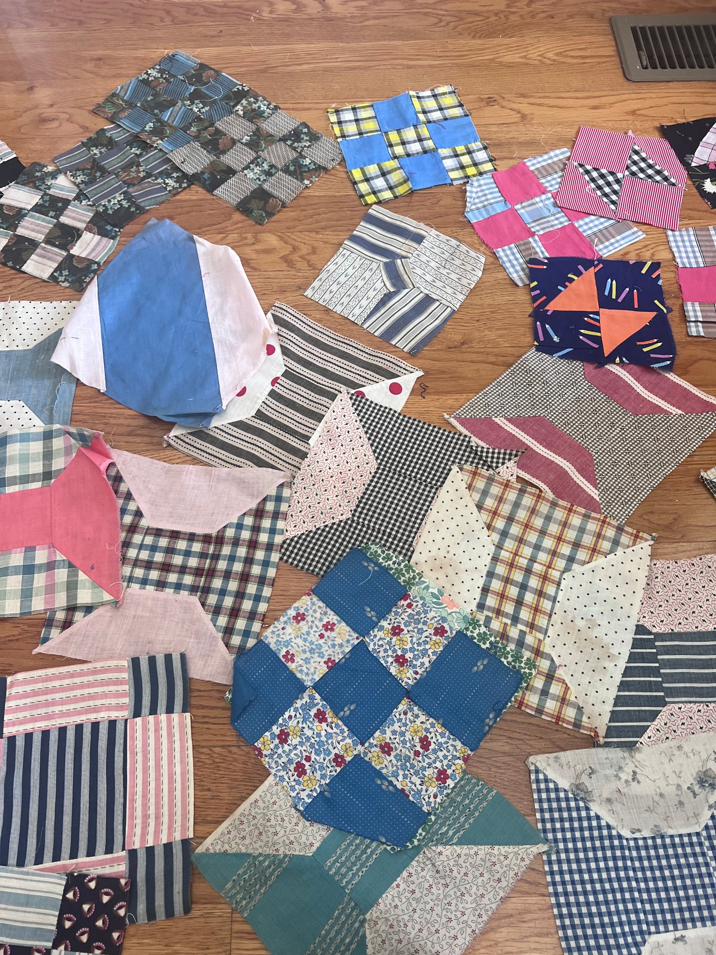 The Quilter’s Workbasket | 22 Vintage Quilt Blocks – Bow Tie Collection