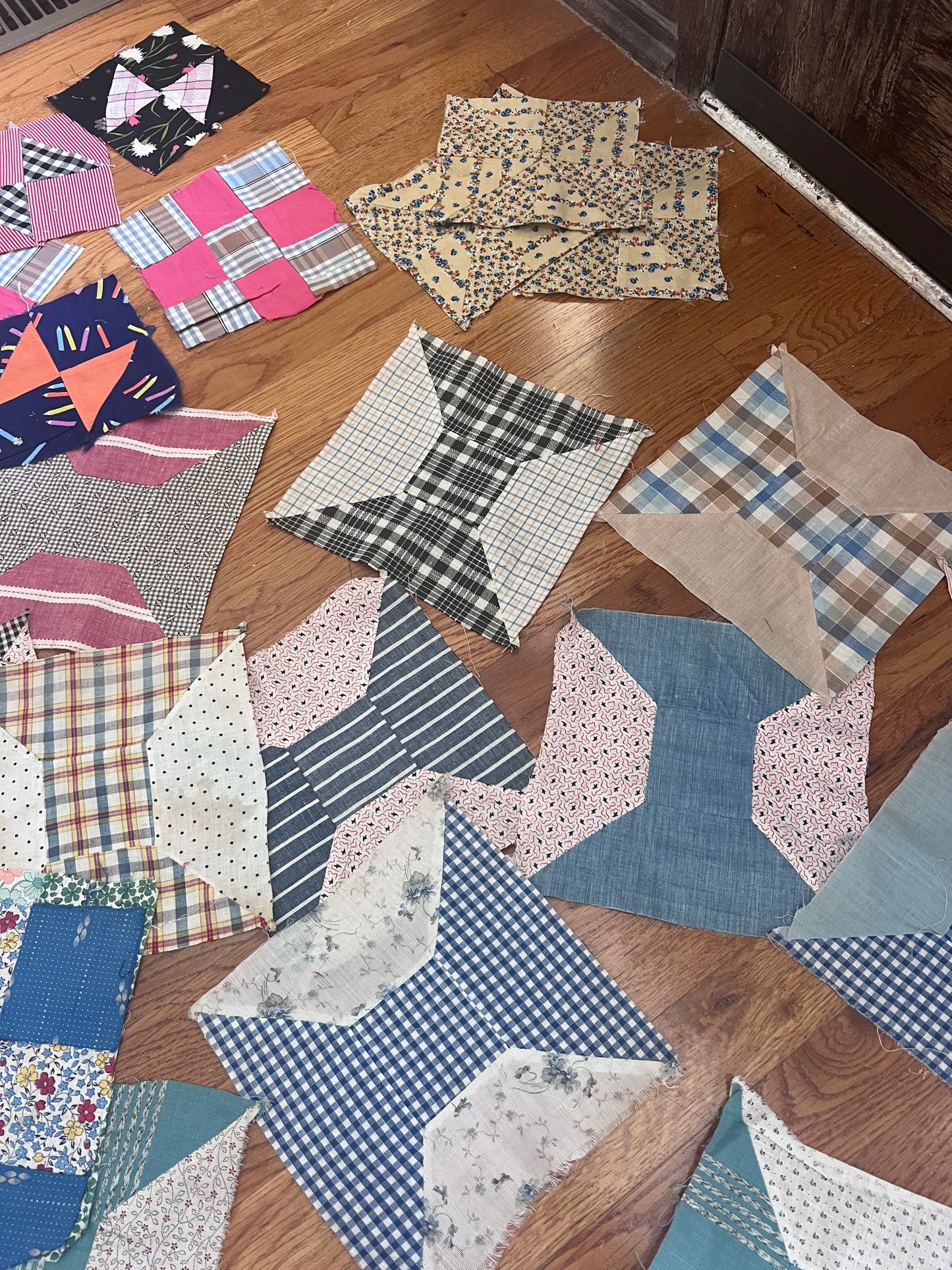The Quilter’s Workbasket | 22 Vintage Quilt Blocks – Bow Tie Collection