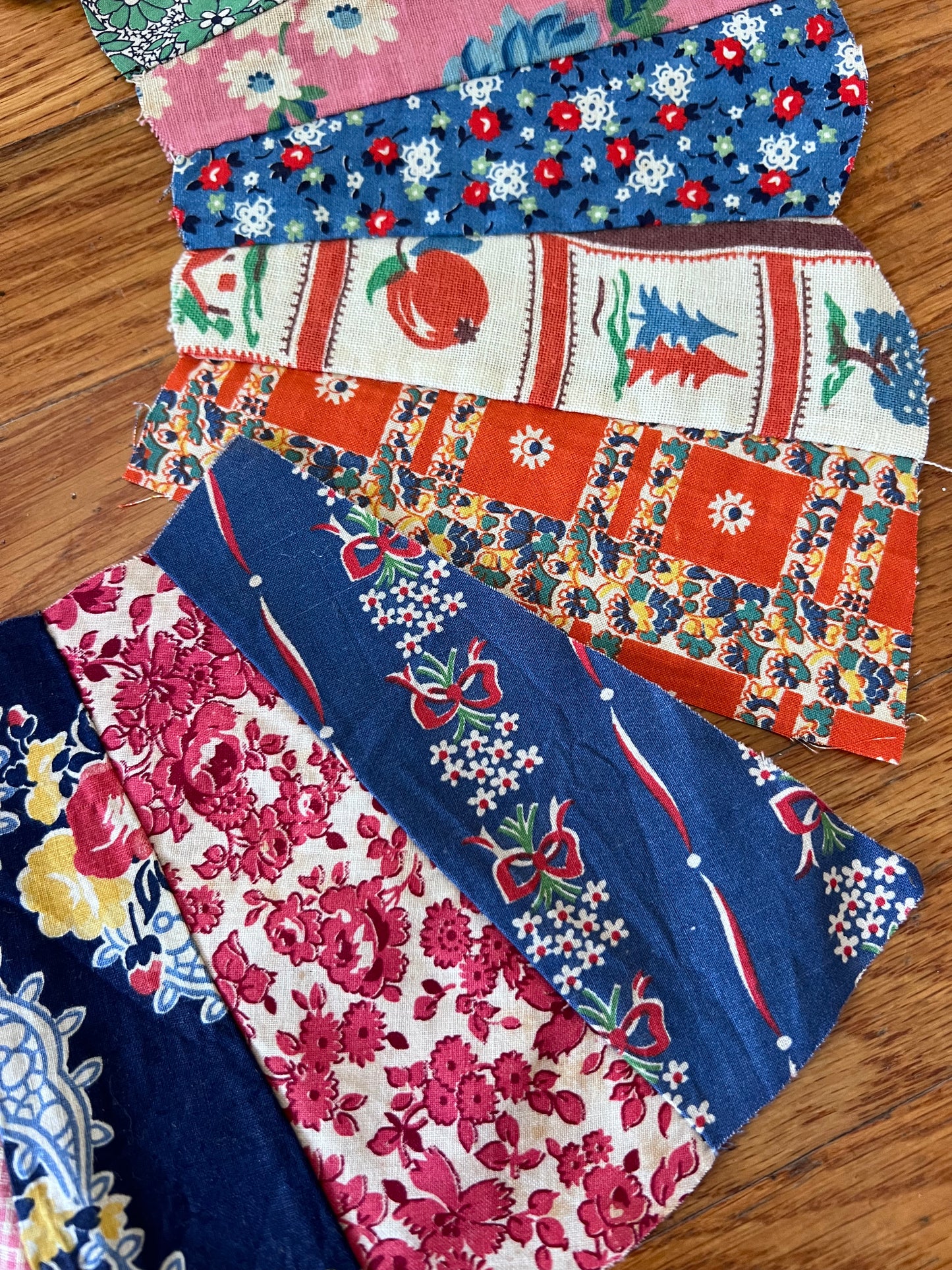 Vintage Hand-Sewn Dresden Plate Quilt Blocks – 160 Pieces / 40 Sets