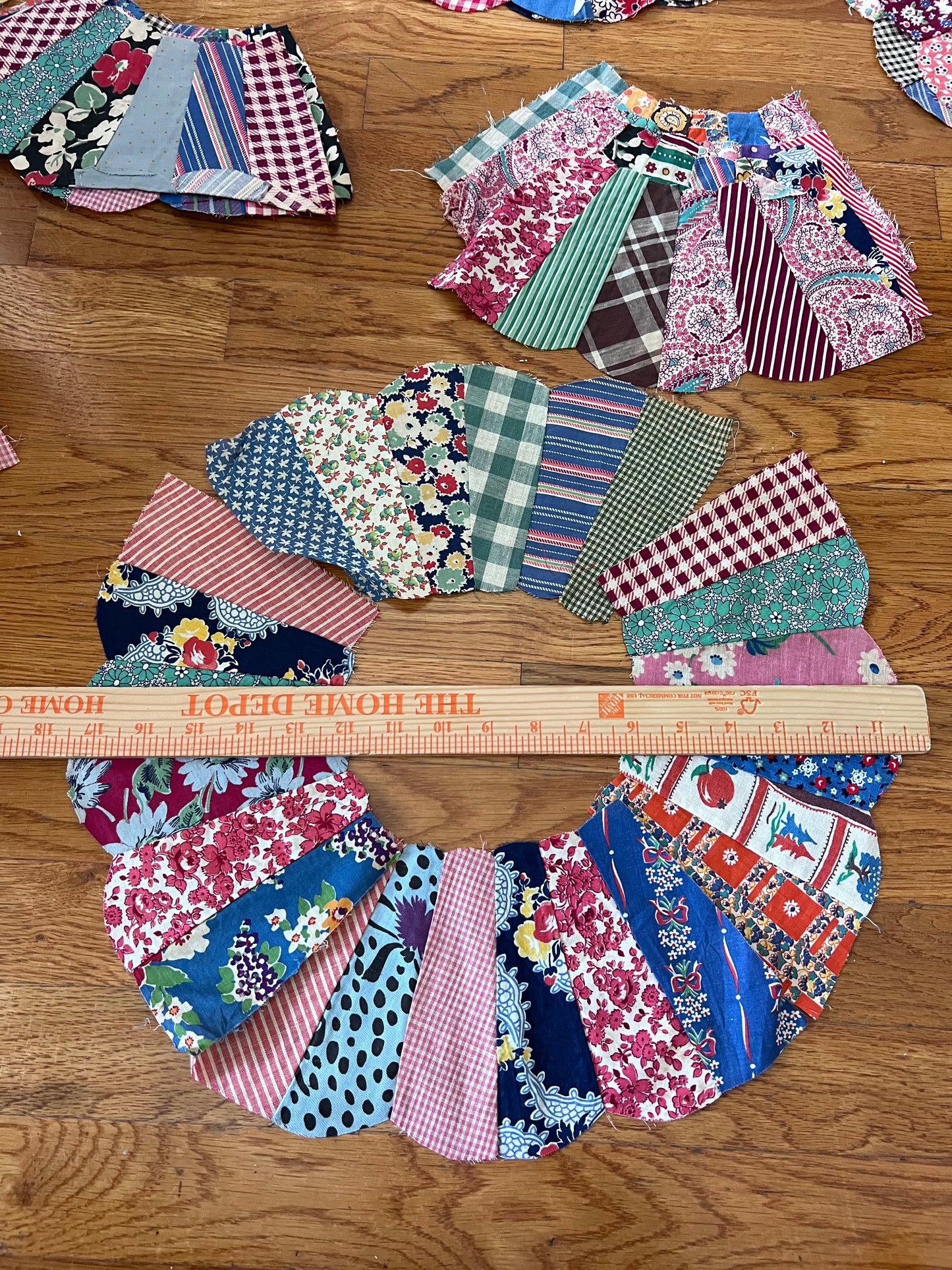 Vintage Hand-Sewn Dresden Plate Quilt Blocks – 160 Pieces / 40 Sets